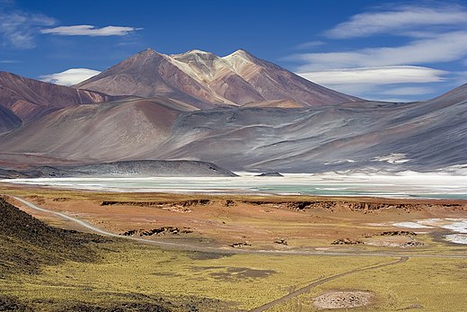 Miscanti Lagoon near San Pedro de Atacama Chile Luca Galuzzi 2006.jpg