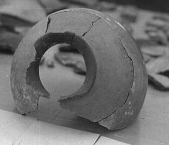 "Iron Age" protohistoric water pot from Old Yagala, Sierra Leone (West Africa) (1750747411).jpg