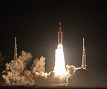 Launch of Artemis 1 (NHQ202211160200).jpg